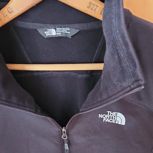 The North Face Men's Black Quarter-Zip Jacket - Picture 2 of 3